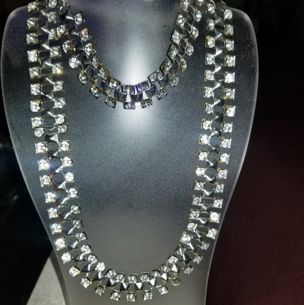 A Beautiful necklace and bracelet